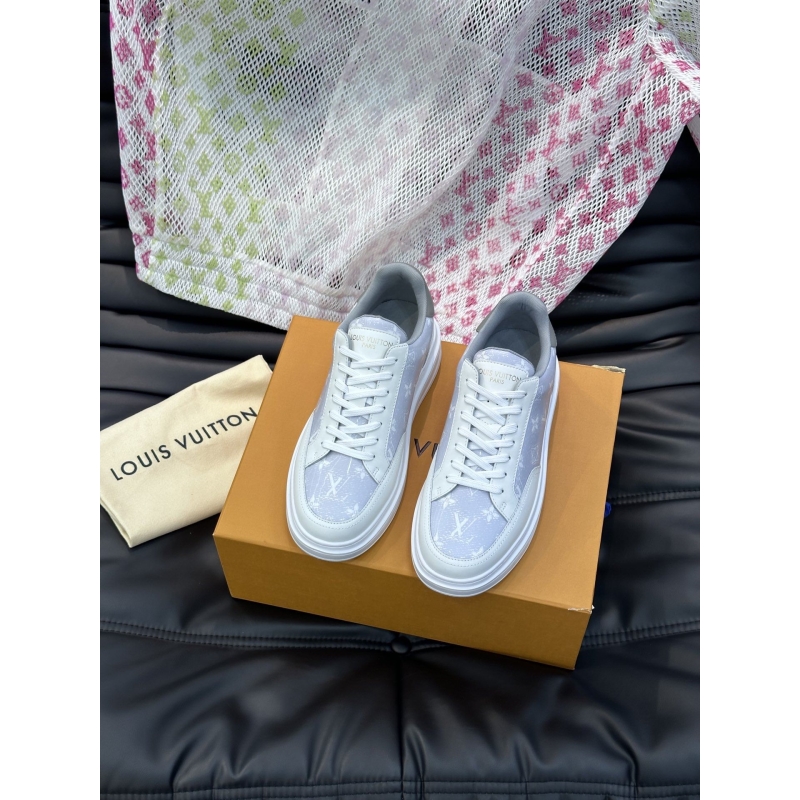 l**is V*t*n sneakers